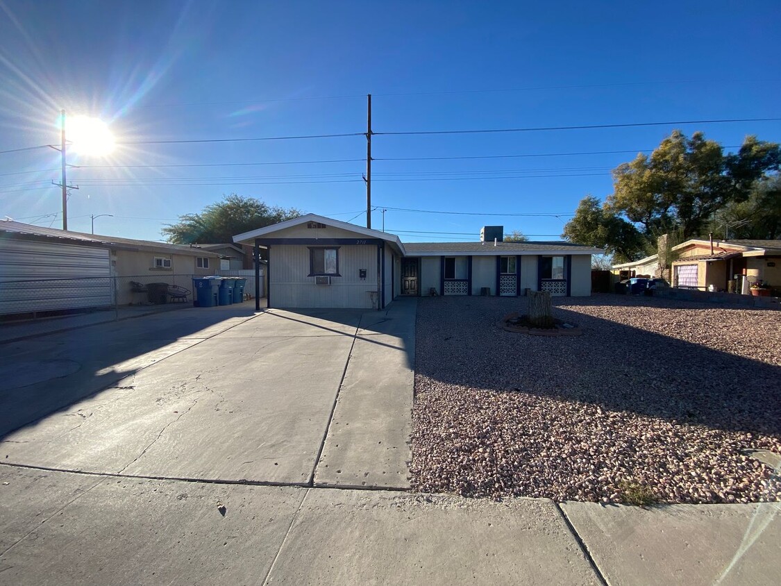 Foto principal - 4 Bedroom Close To Las Vegas Blvd. & North...