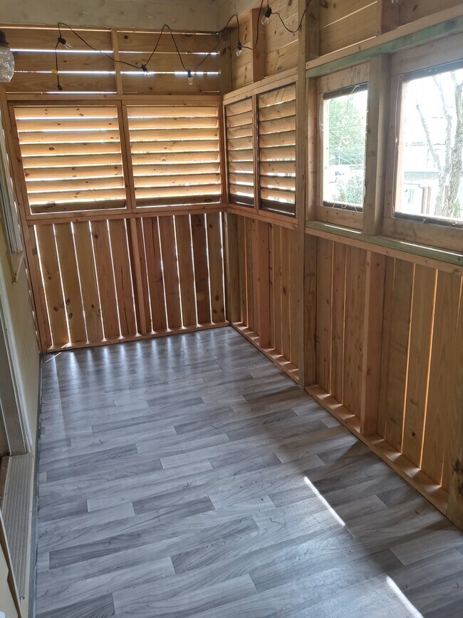 Foto del edificio - 238 Wilbur Ave SE