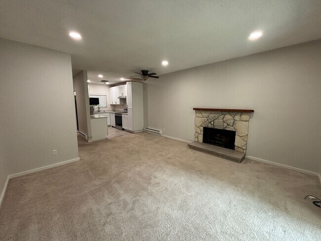 Foto del edificio - Beautiful updated Condo in Bellevue!