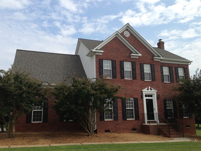 Primary Photo - 104 Walnut Hill