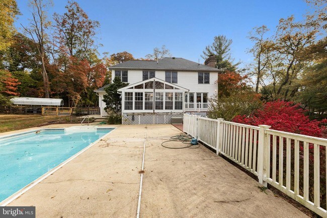 Foto del edificio - 210 Garrison Forest Rd