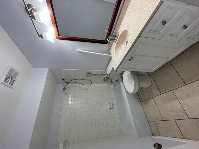 Foto del edificio - 7011-7013 Brentford Rd