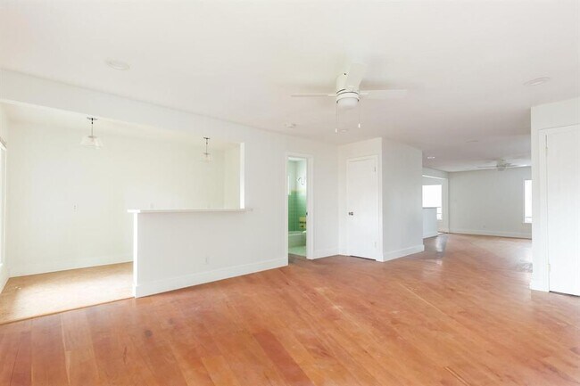 Building Photo - 2501-2502 Woodhead St