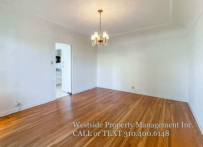 Building Photo - Prime Neighborhood North of Montana  W/Pool!