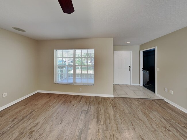 Foto del edificio - 5803 Meadowpark Pl