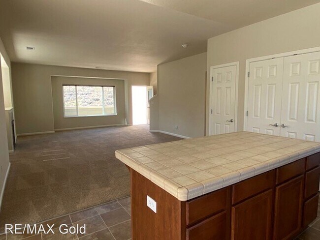Building Photo - 3 br, 2.5 bath House - 530 Preston Burr Lane