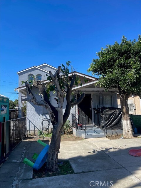 Foto del edificio - 1231 S Rowan Ave