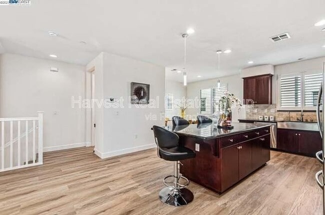 Photo - 5559 Martinelli Way Townhome