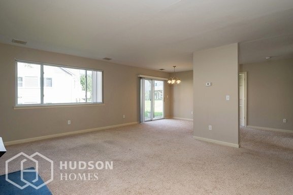 Foto del edificio - 104 Falcon Ridge Way N