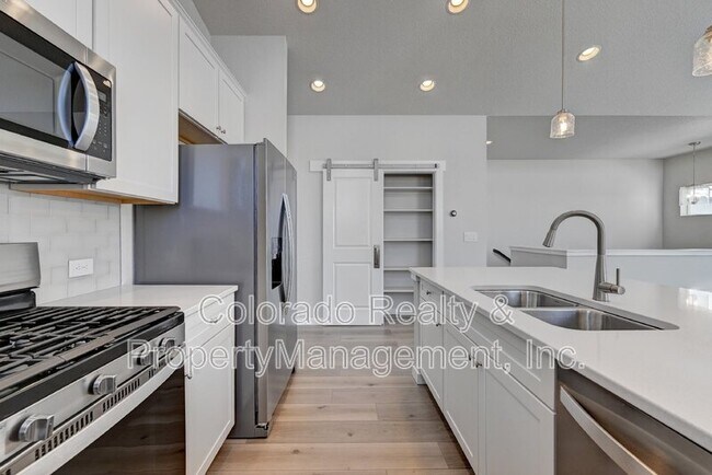 Foto del edificio - 6872 Lily Mountain Ln