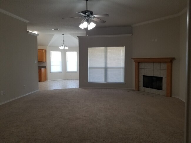 Building Photo - 1020 Rolling Meadows Dr