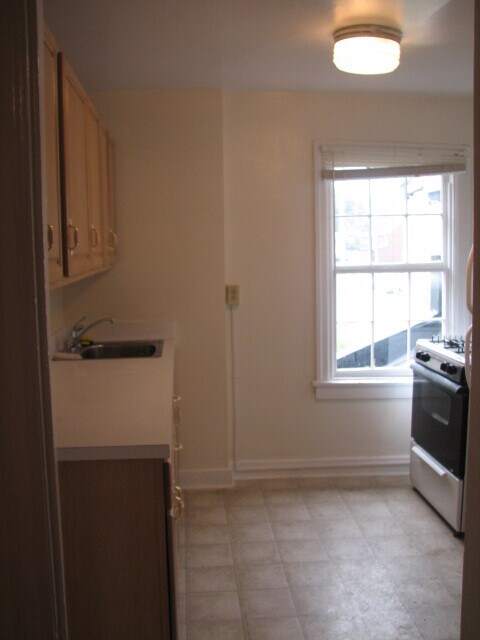 Primary Photo - 9 S Earl St