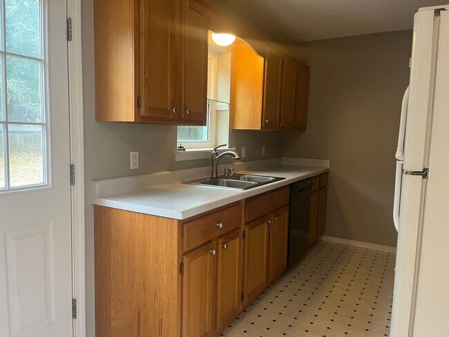 Foto del edificio - 13900 Ridgecrest Dr