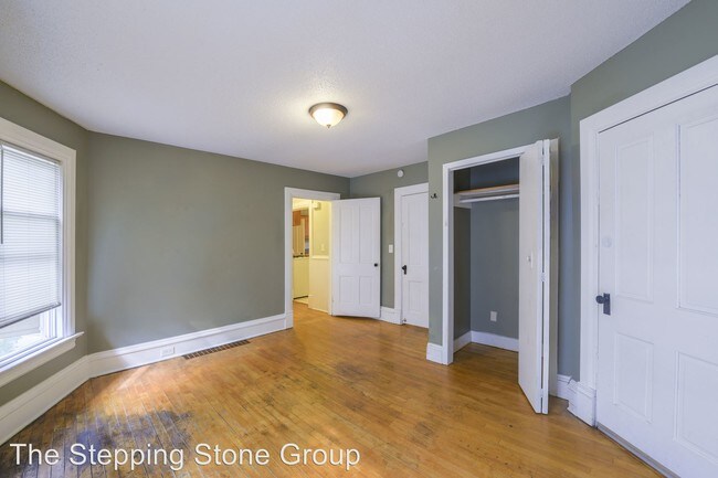 Foto del edificio - 681 Lowry Ave NE