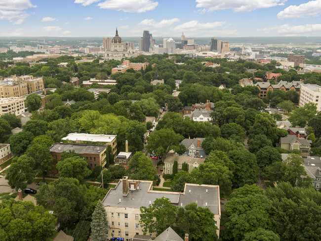 A brief drive, bus ride, or walk to Downtown St. Paul - Ashland Apartments