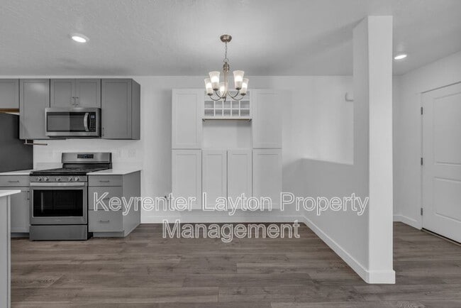 Foto del edificio - 2786 N Airmen Ave