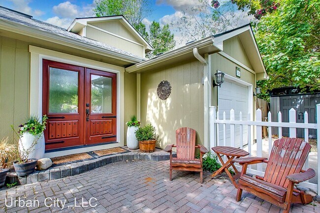 Foto del edificio - 2 br, 2 bath House - 1201 E. Hays