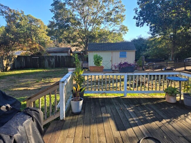 Foto del edificio - 121 Shore Dr