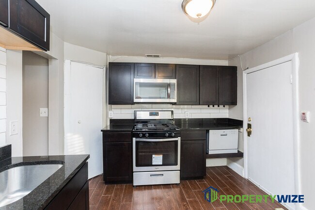 Building Photo - 2017 St Paul St