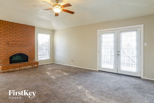 Building Photo - 6906 Zapata Dr