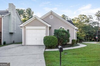Building Photo - 1136 Oakwood Manor Ct