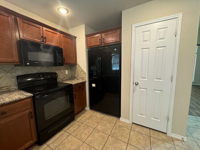 Foto del edificio - 4 bedroom located in Yowell Ranch!