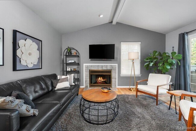 Foto del edificio - 6625 Fireside Ct