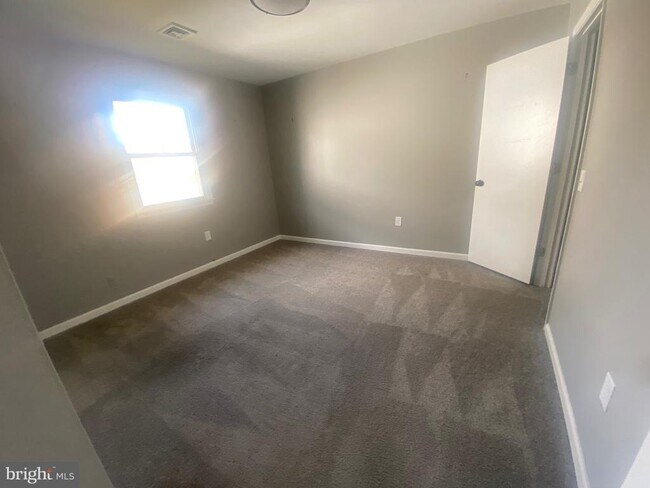 Foto del edificio - 880 W Oak St