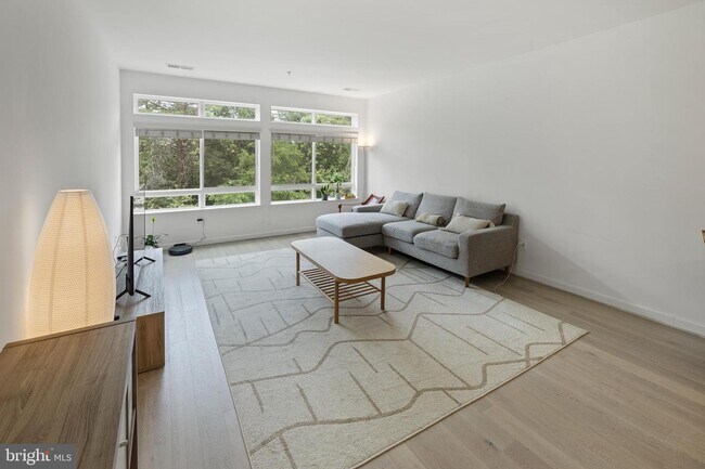 Foto del edificio - 9430 Silver King Ct