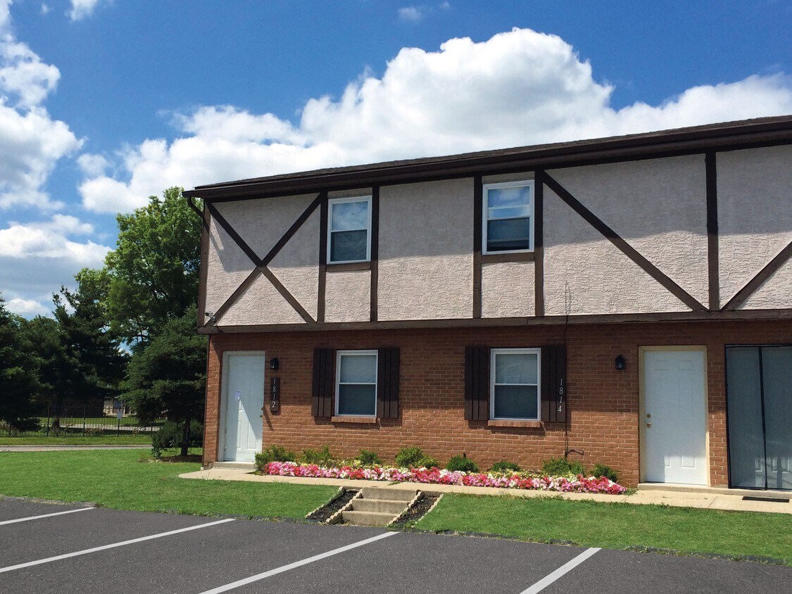 Foto principal - Bluff Gardens Apartments