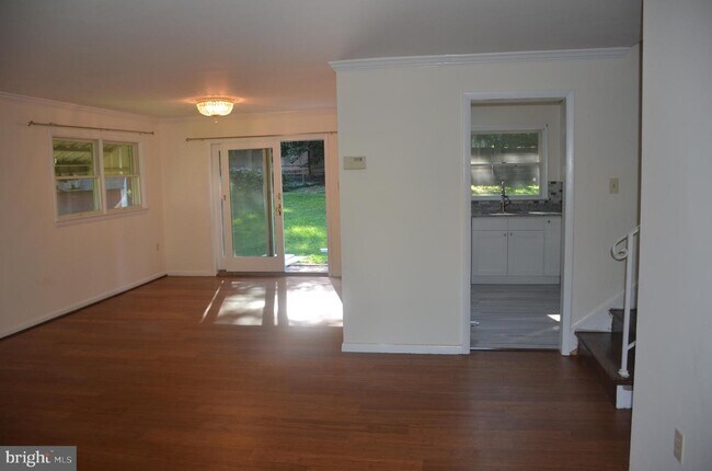 Foto del edificio - 1446 Mayflower Dr