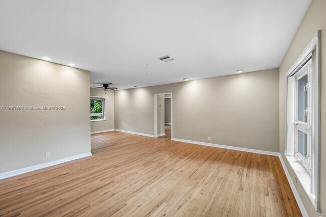 Foto del edificio - 7636 SW 56th Ave