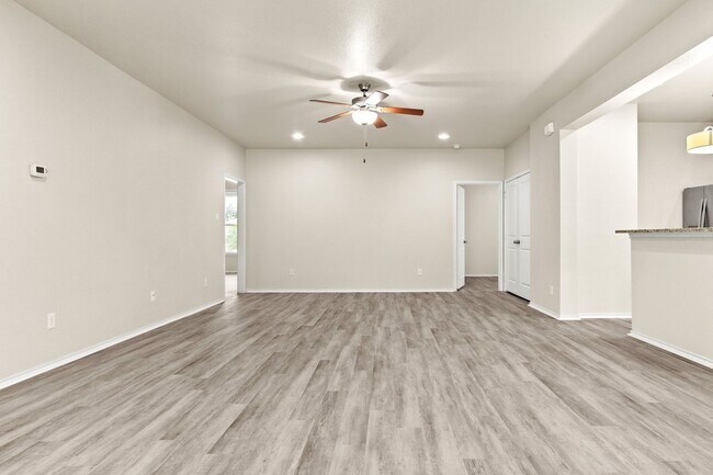 Foto del edificio - 2713 McCart Ave