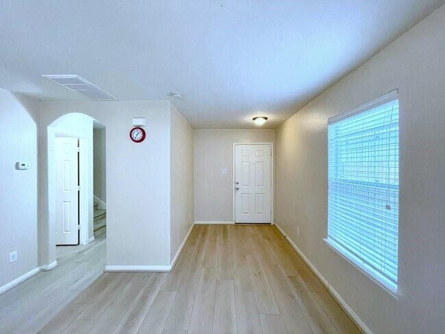 Building Photo - 7242 Shaman Ln