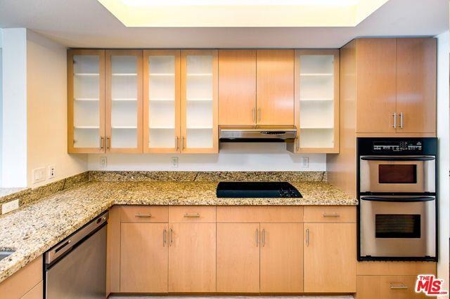 Building Photo - 13700 Marina Pointe Dr