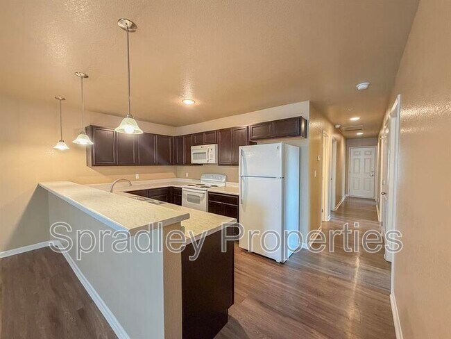 Building Photo - 255 E 5th Ave