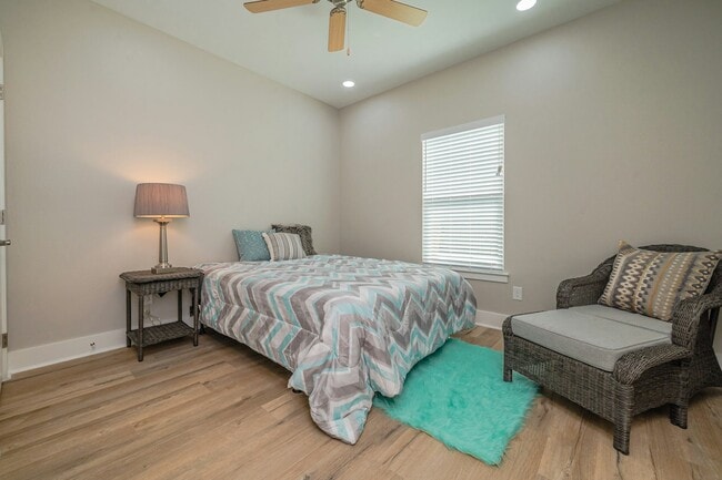 Building Photo - 109 Mirage Ln