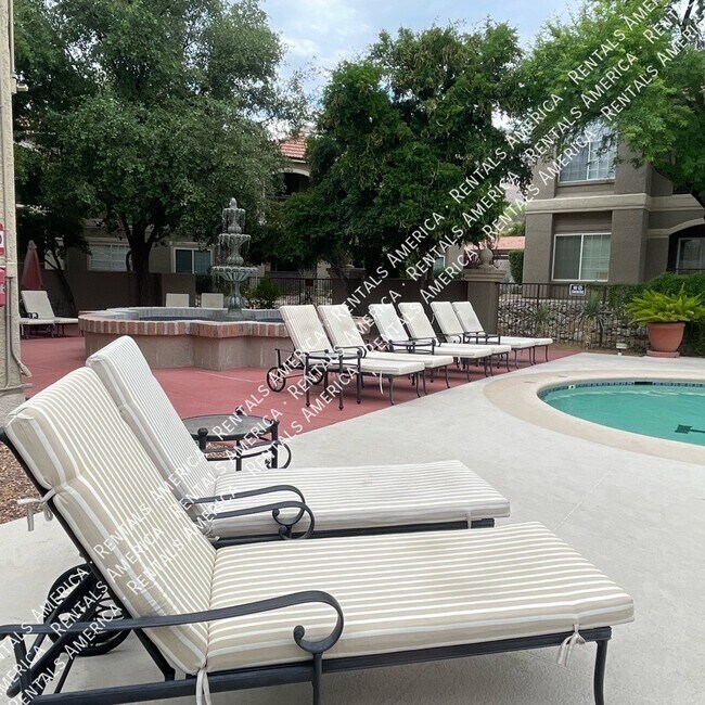 Foto del edificio - 1500 E Pusch Wilderness Dr