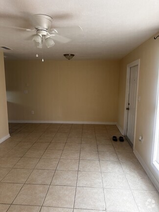 Building Photo - 1116 Flamingo Dr