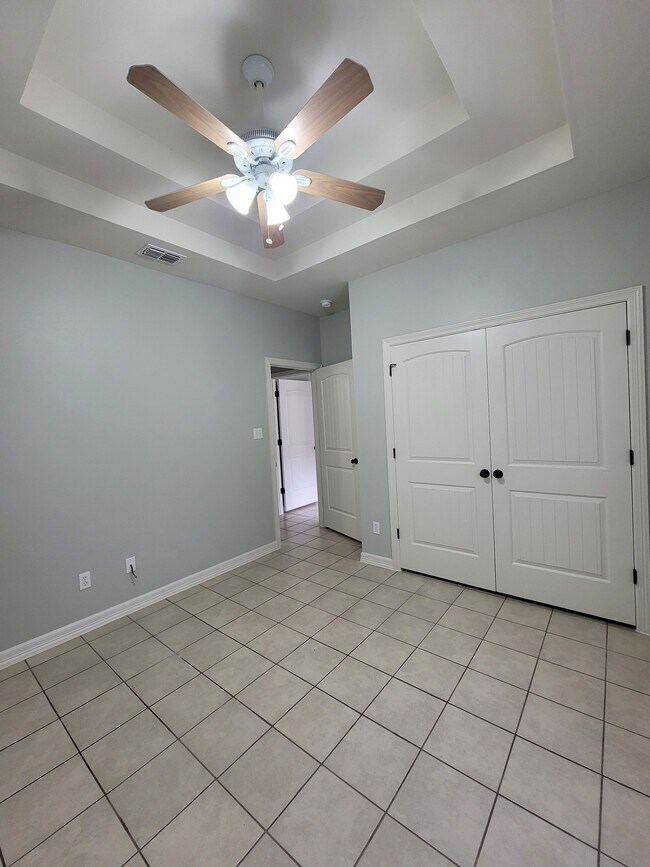 Foto del edificio - 503 E 3rd St
