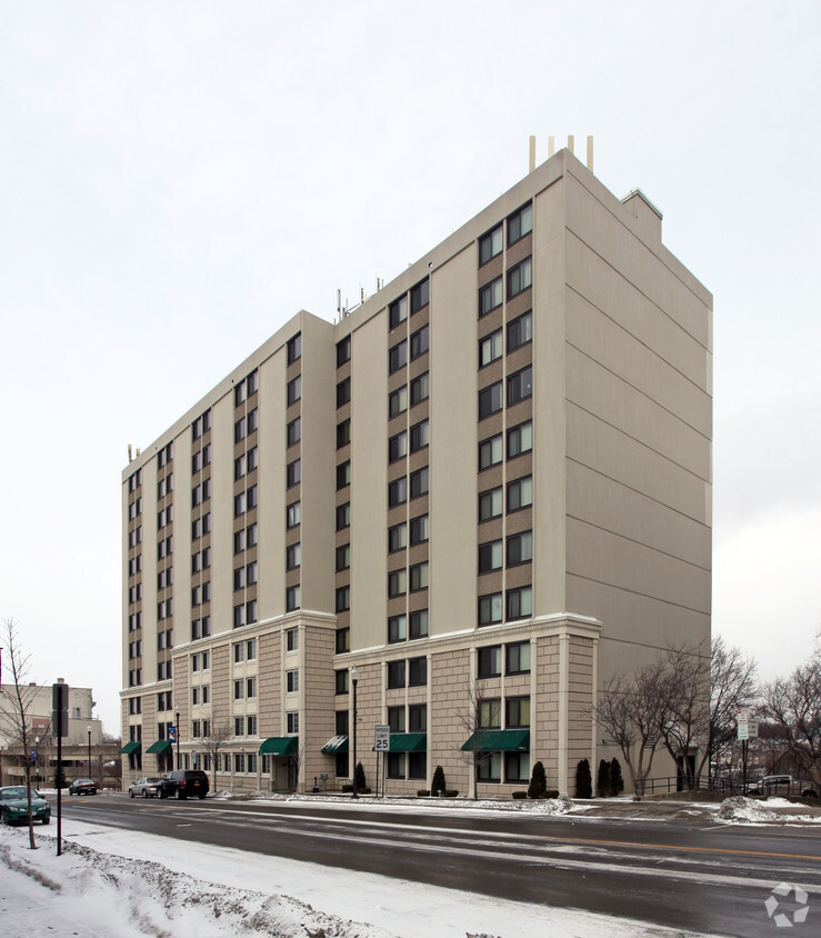 Primary Photo - Urban Park Towers