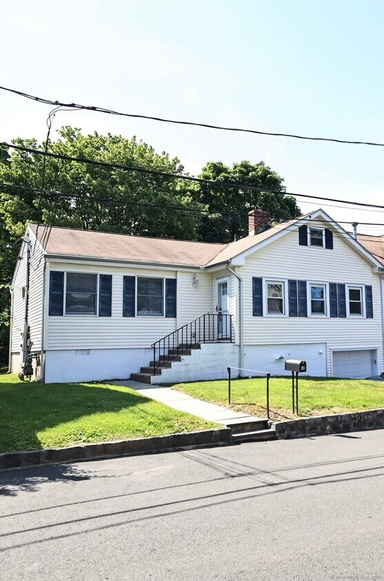 4 Silver St Unit B, Greenwich, CT 06830 Condo for Rent in Greenwich