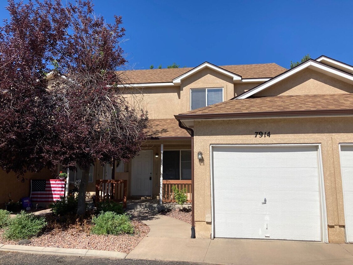 Primary Photo - 2 Bedroom in D20 with AC