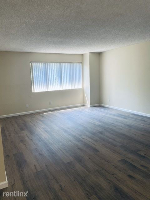 Building Photo - 14400 Vose St