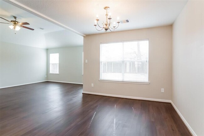 Building Photo - 9808 Woodhollow Dr