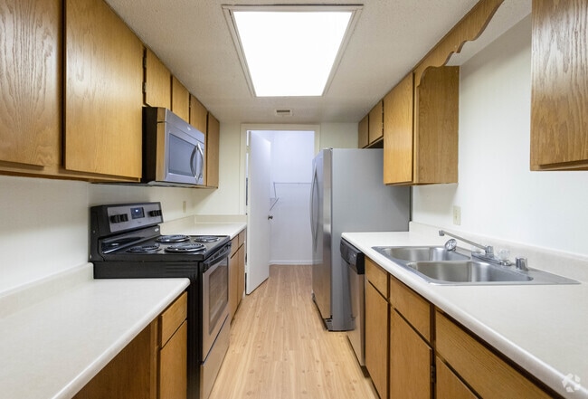 1HAB, 1BA - 700 ft² - Trinity Place