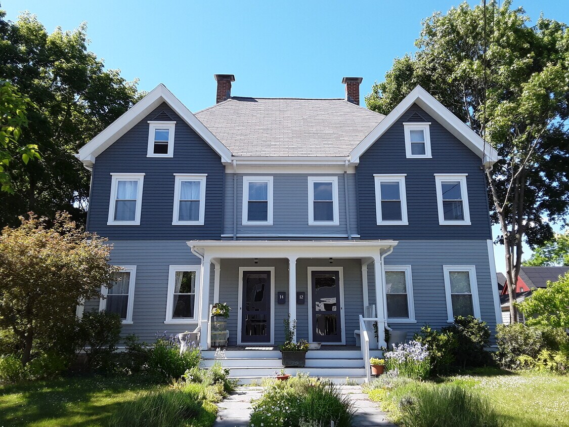 12 Pleasant St, Concord, MA 01742 Townhouse for Rent in Concord, MA