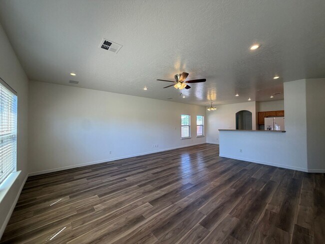 Building Photo - DARLING PROPERTY FOR RENT IN WASHINGTON FIELDS!
