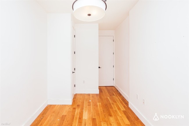 Building Photo - 3 br, 2 bath  - 1426 Dekalb Ave