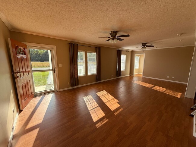 Foto del edificio - 311 Benton Pond Rd